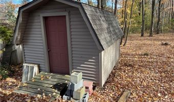 1194 Van Winkle Dr, Ashtabula, OH 44004