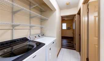 46-261 Kahuhipa St 102, Kaneohe, HI 96744