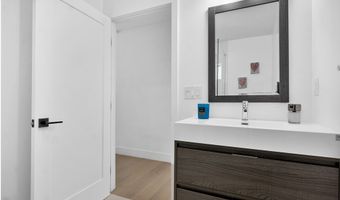 3843 Hayvenhurst Ave, Encino, CA 91436