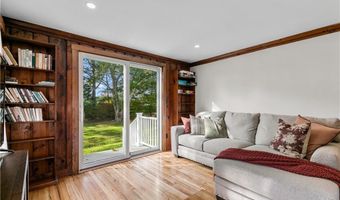 72 Kane Ave, Middletown, RI 02842