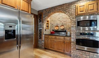 1837 S LEE St, Appleton, WI 54915
