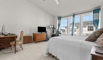 5 W Cross Trl 5, Danbury, CT 06810
