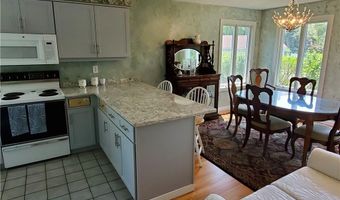 15 Hammersmith Rd 33, Newport, RI 02840