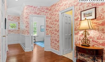 527 Red Tailed Hawk Rd, Banner Elk, NC 28604