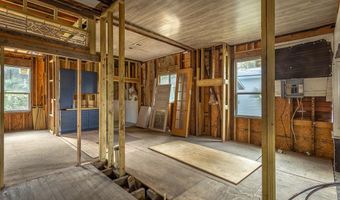 146 12th St, Apalachicola, FL 32320