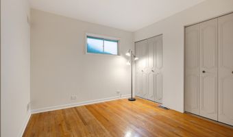 326 E Alden Dr, Addison, IL 60101