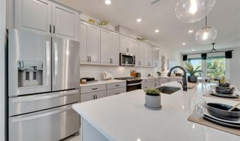 5414 SILVER SUN Dr, Apollo Beach, FL 33572