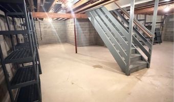 1437 Waters Edge Dr, Akron, OH 44313