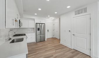 701 N HENRY St 206, Alexandria, VA 22314