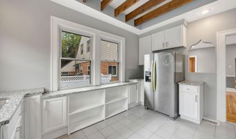 5516 Raceview Ave, Cincinnati, OH 45248