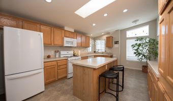 171 Leisure Park Cir, Santa Rosa, CA 95401