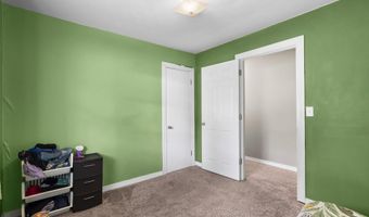 2875 S Madison Ave, Aurora, MO 65605