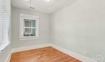 17 E 33rd St, Savannah, GA 31401