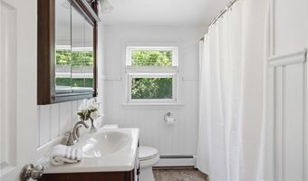 72 Fairweather Ave, Cranston, RI 02910