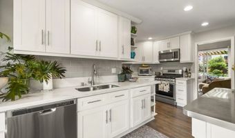 2708 Grove Ave, Carlsbad, CA 92008