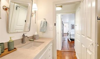 41 Third St, Newport, RI 02840