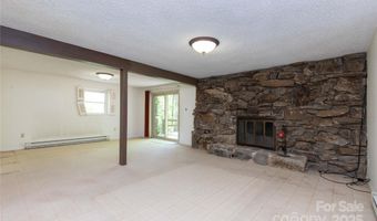 6 Woodmere Dr, Arden, NC 28704