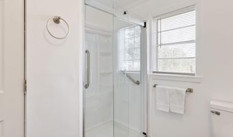 10808 Clarise Dr, Abbeville, LA 70510