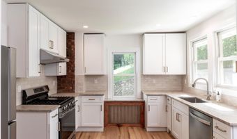 17 S Airmont Rd, Airmont, NY 10901