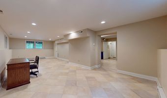 45 N Nabby Rd, Danbury, CT 06811