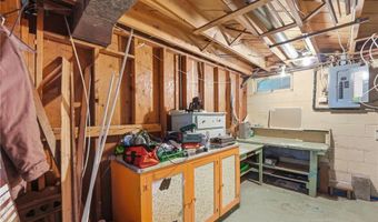 205 Victoria Dr, Alexandria, MN 56308