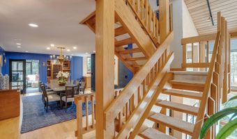 6 Williamsburg Ln, Bedford, NH 03110