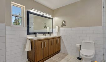 2121 Belmont Dr, Anchorage, AK 99517
