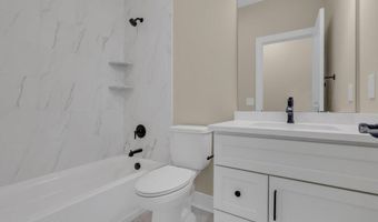 2 Potters Ct, Bayville, NJ 08721