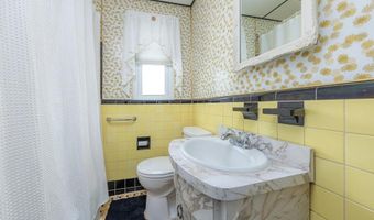 13 MONROE Ave, Bellmawr, NJ 08031