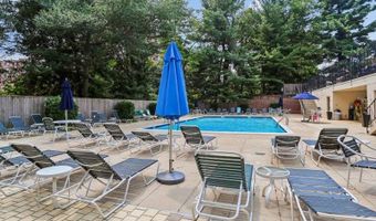3217 SUTTON Pl NW A, Washington, DC 20016