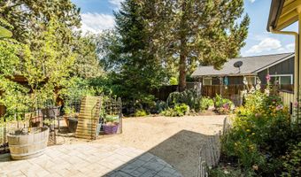 796 SE Briarwood Ct, Bend, OR 97702