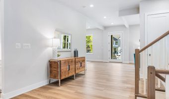 6908 GREYSWOOD Rd, Bethesda, MD 20817