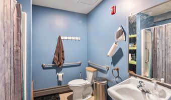 226 Manhattan Dr, Burlington, VT 05401