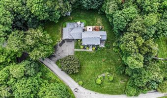 10 N Beech Tree Rd, Brookfield, CT 06804