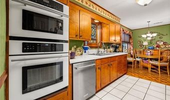 403 SWEETBRIAR Dr, Alexandria, LA 71303