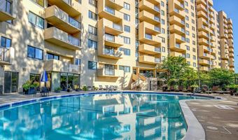 1101 S ARLINGTON RIDGE Rd S 208, Arlington, VA 22202