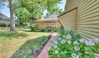 123 Pine Glen Dr, East Greenwich, RI 02818