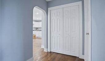 188 Greene Ln, Middletown, RI 02842