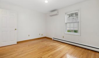8 Chesterfield Dr, Concord, NH 03301