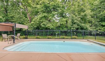 7372 Oakview Dr, Avon, IN 46123