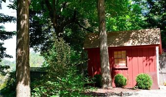 67 Lake Lillinonah Rd N, Bridgewater, CT 06752