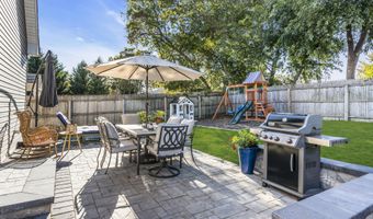 808 Beach Ave, Beachwood, NJ 08722