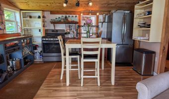 85 Island Dr, Bridport, VT 05734