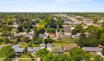 2700 N LILLIAN Ct, Appleton, WI 54911