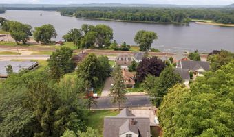 1109 S 2nd St, Alma, WI 54610