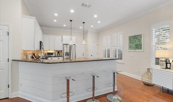 321 5TH St, Atlantic Beach, FL 32233
