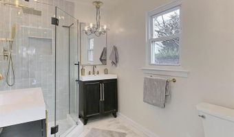 2501 CREST St, Alexandria, VA 22302