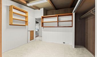 2272 Komo Mai Dr, Pearl City, HI 96782
