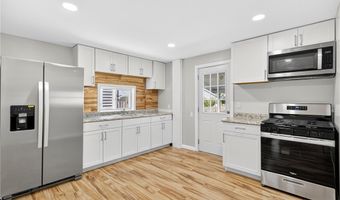 1106 Wade St, Aliquippa, PA 15001