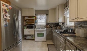 30 N Division St, Cowley, WY 82420